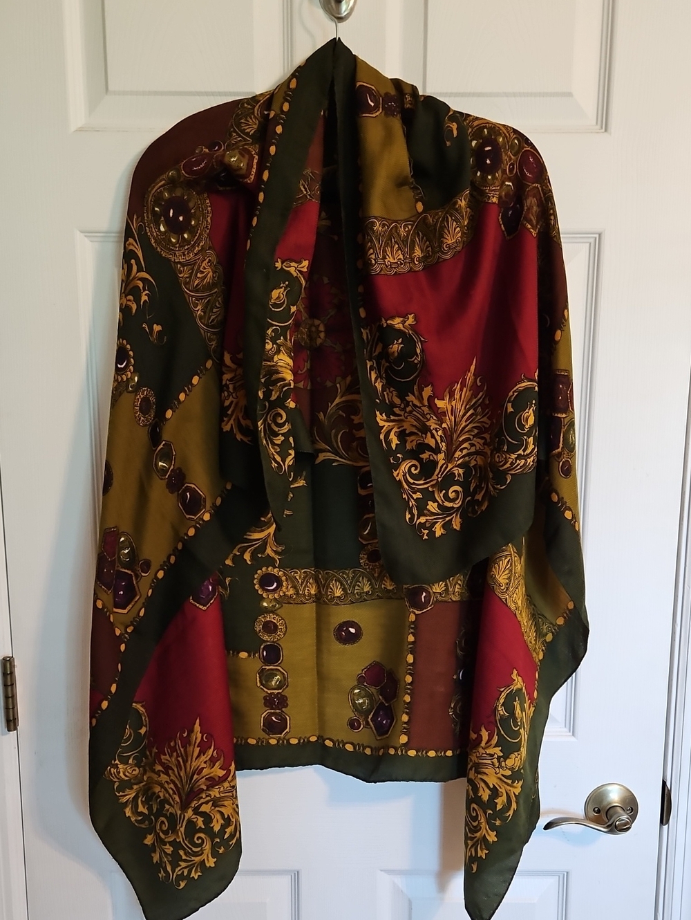 Vintage-Casual Corner Baroque Print  Scarf in Olive, Burgundy & Gold DESCRIP